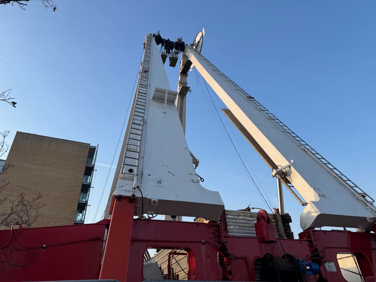 Ipswich Waterfront observation wheel under construction