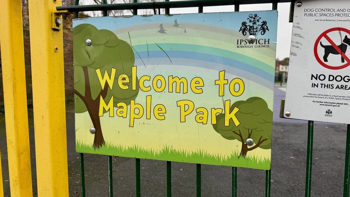 Welcome to Maple Park sign