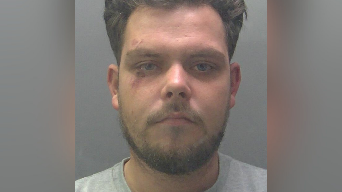 Police hunt absconded prisoner with Suffolk links