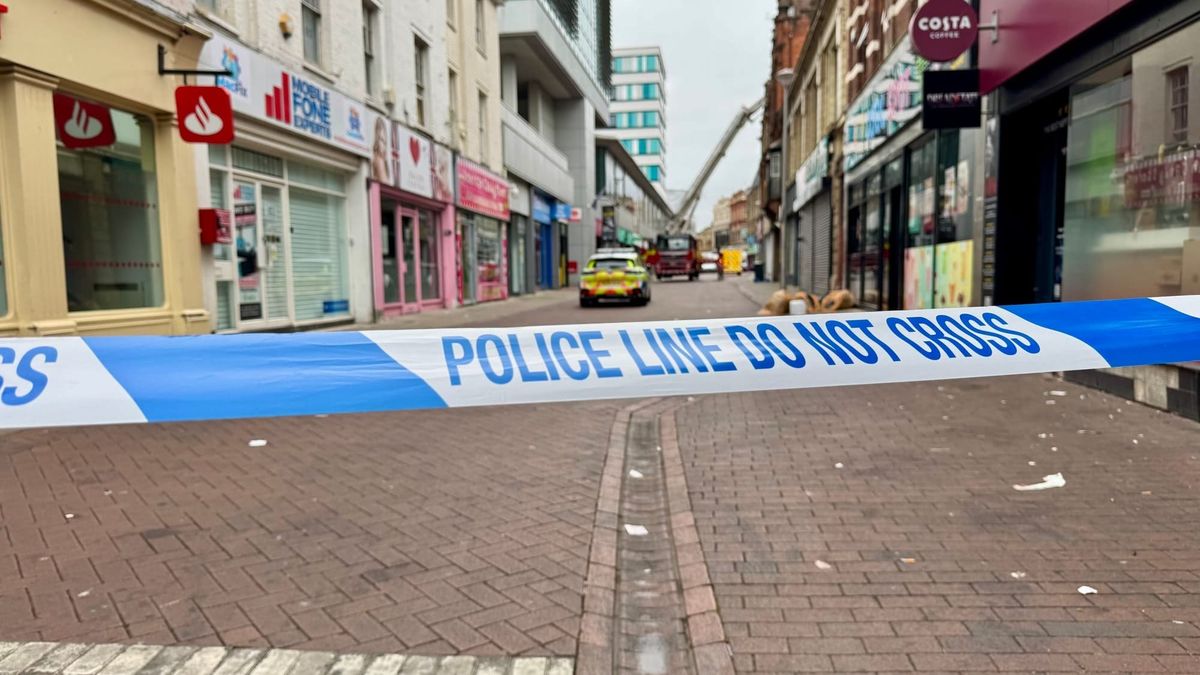 Man arrested after Carr Street rooftop incident