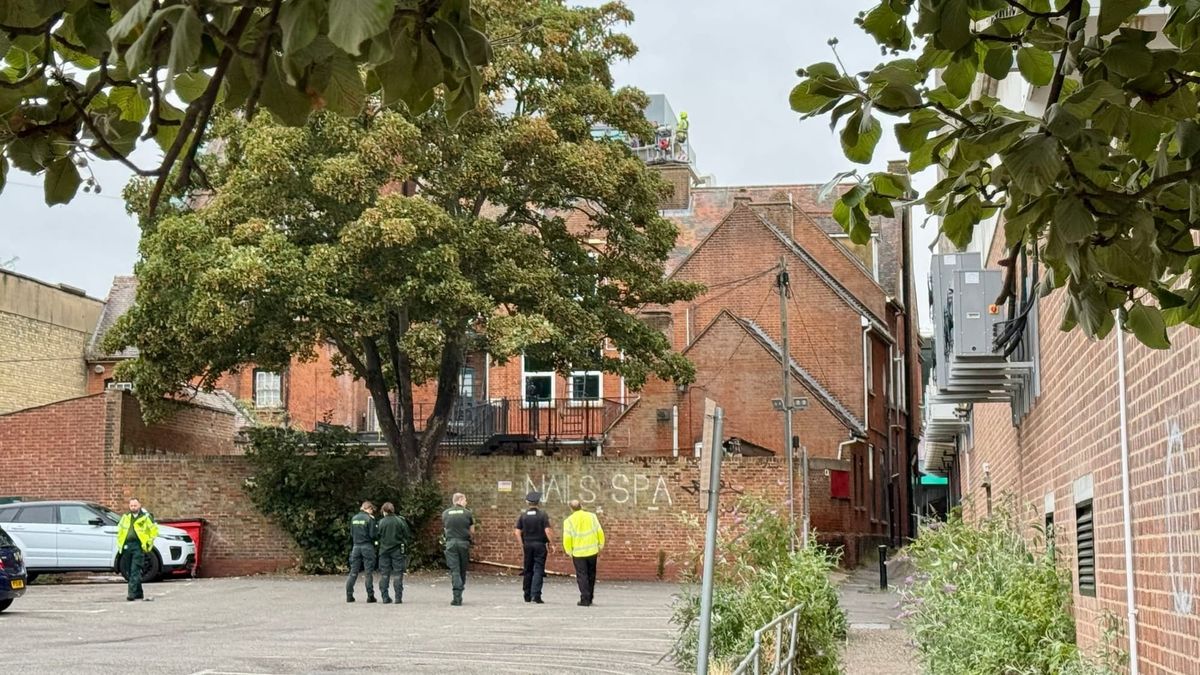 Man safely rescued after Carr Street rooftop incident
