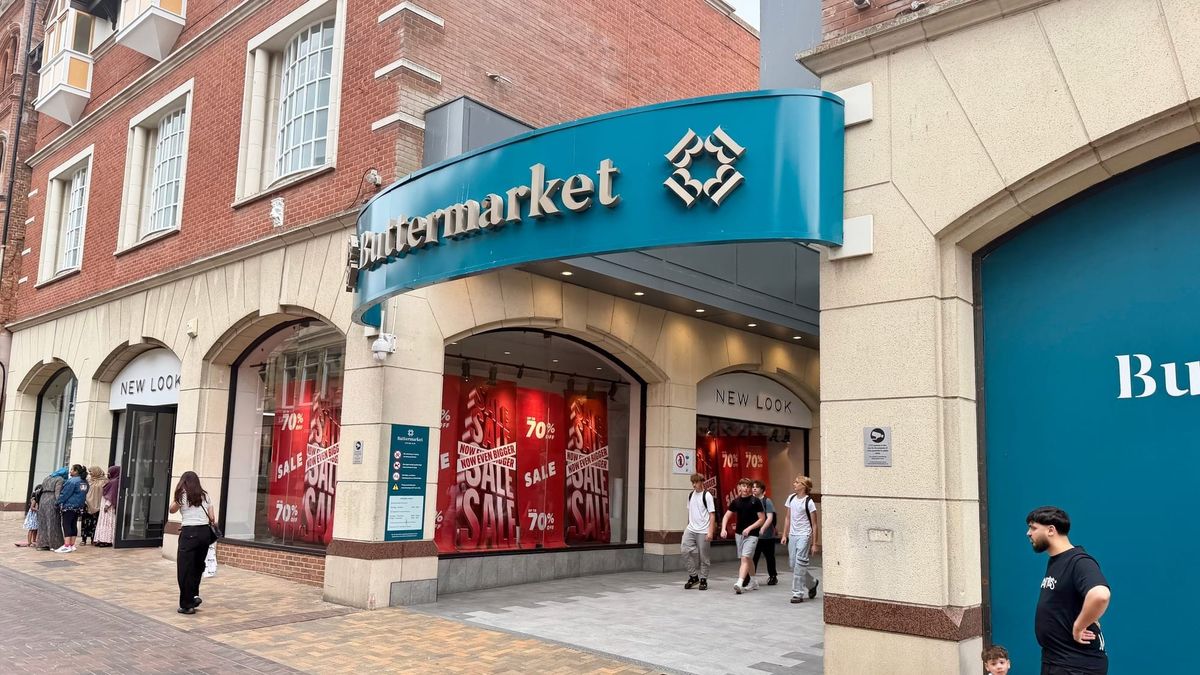 Buttermarket reopens after glass panel closure