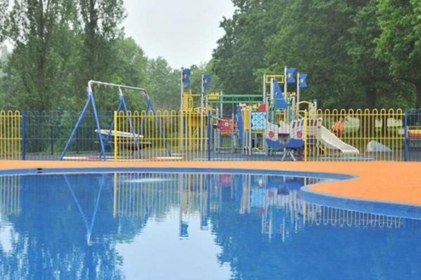 Hollywells splash pod