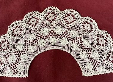 A bucks point fan leaf