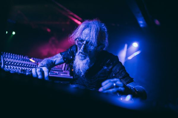 Eat Static performing