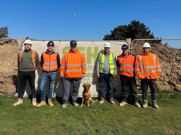 Merida with representatives from SEH French and Holmes Plant & Construction