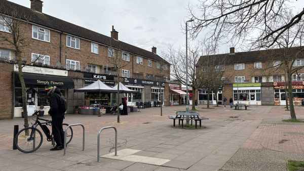 Hawthorn Drive Shopping Parade