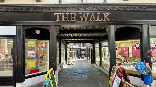 The Walk market goes fantasy this weekend with £100 trail