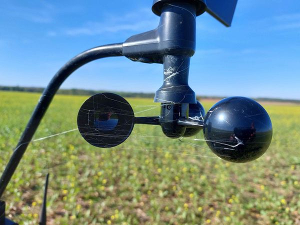 Guide complet : comment entretenir facilement sa station météo connectée ?