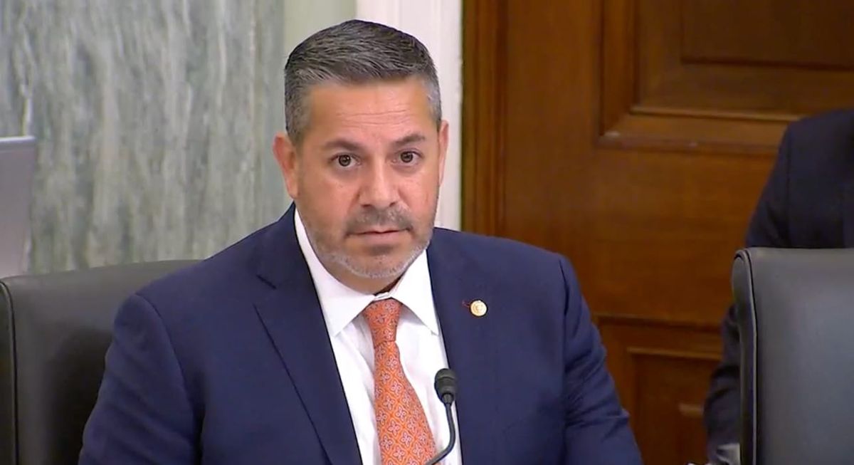 Senators Disagree on Spectrum Auction Proceeds