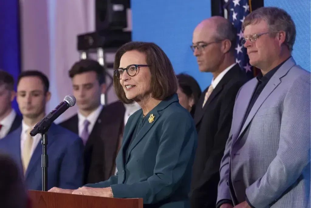 Senators Propose Telecom Bill Targeting Foreign Adversaries