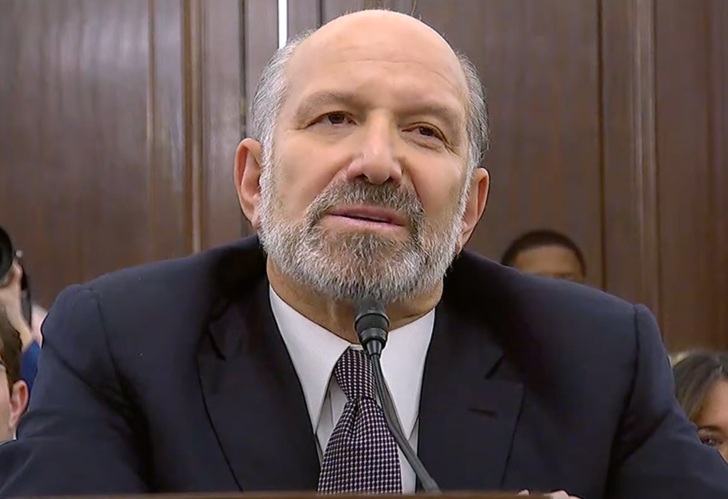 Commerce Nominee Lutnick Leans Toward 5G Carriers on Spectrum