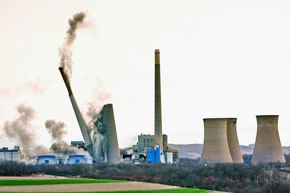 Big Tech's Energy Demands Making Coal Power Plants Attractive