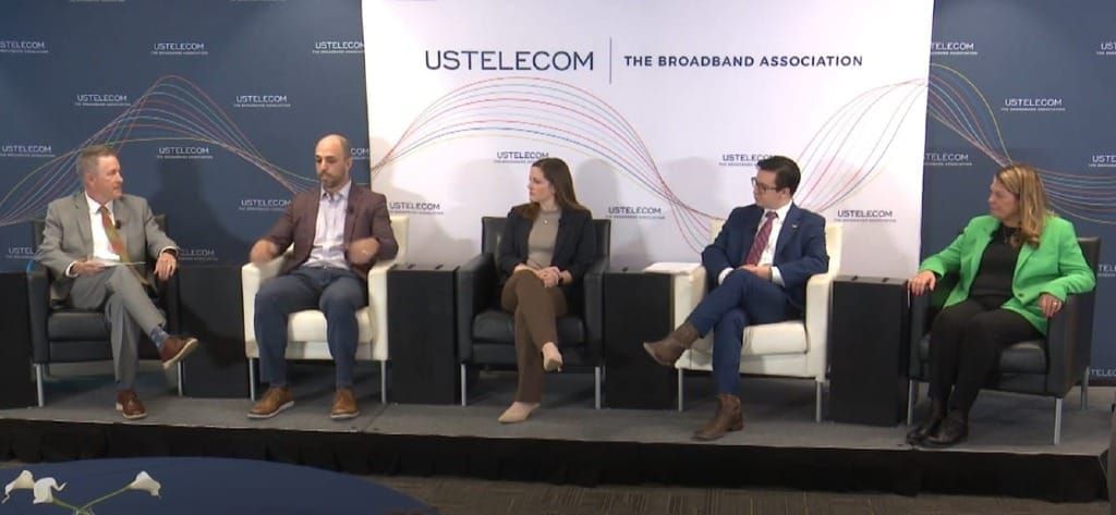 Stick With Fiber, Rural Providers Tell Washington