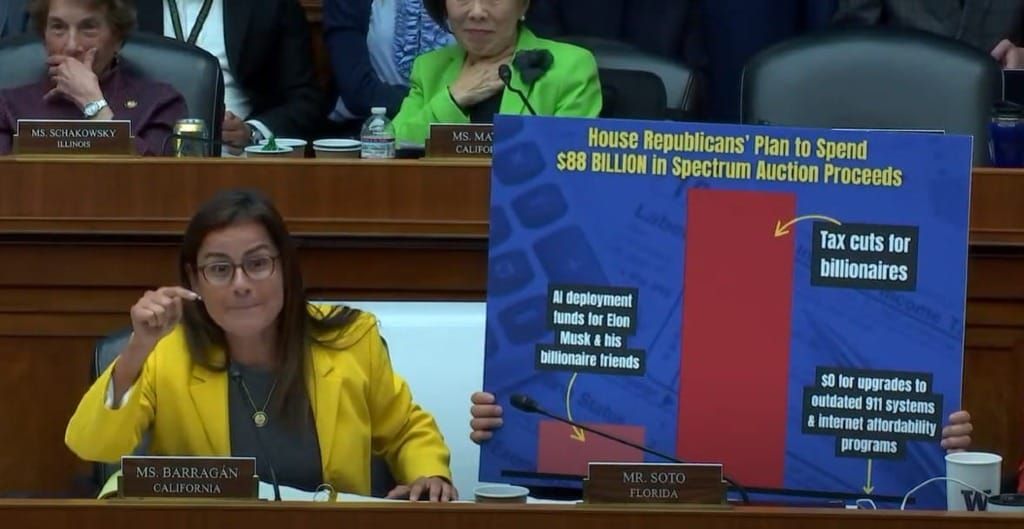 House Commerce Advances $88 Billion Spectrum Auction Plan, Turning Back Amendments