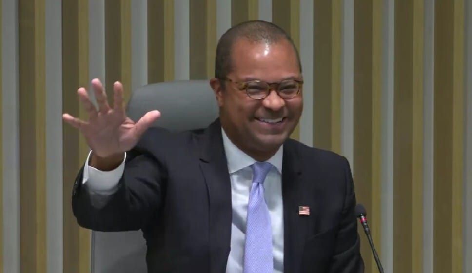 Democratic FCC Commissioner Geoffrey Starks Retires, Attends Last Meeting