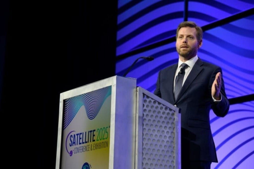 FCC Space Bureau Chief Bullish on LEO