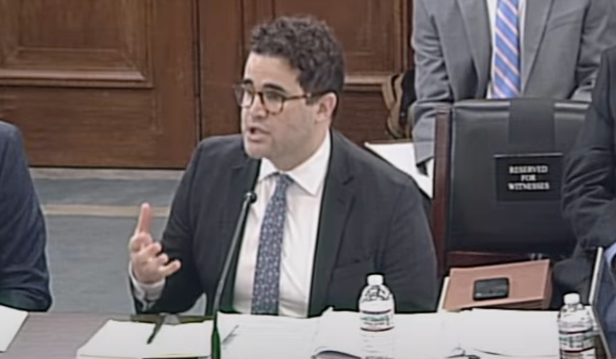 Lawmakers Warn Robocall Scams Surging as Trump Cuts Enforcement