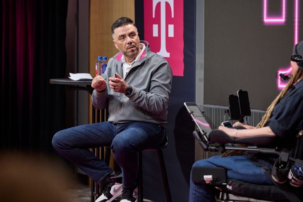 Comcast, Charter Ink Business MVNO Deal with T-Mobile