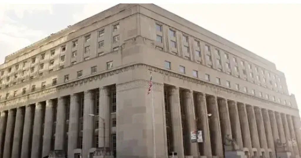 Eighth Circuit Tosses FCC's Top-Four TV Station Ownership Rule