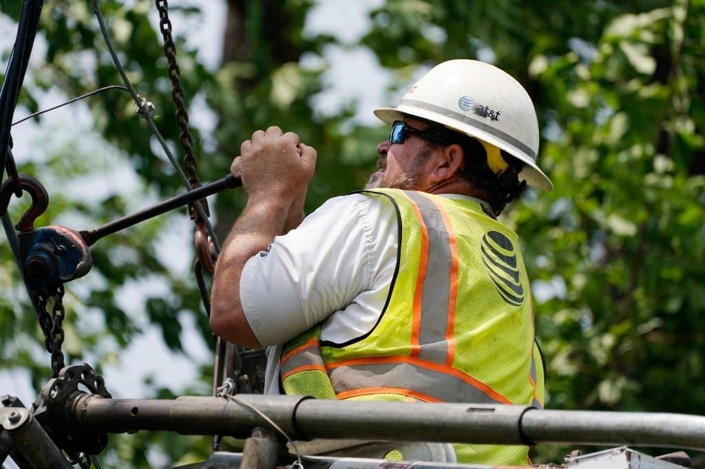 FCC Draft Order Would Set Deadline for Large Pole Attachment Requests