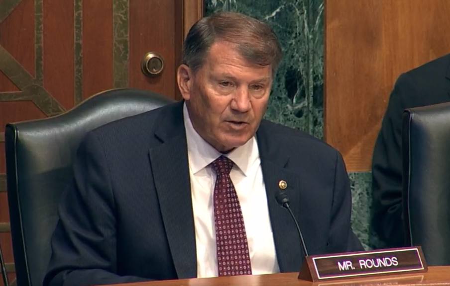 Senators Confront Benefits of AI in Finance and Insurance Markets