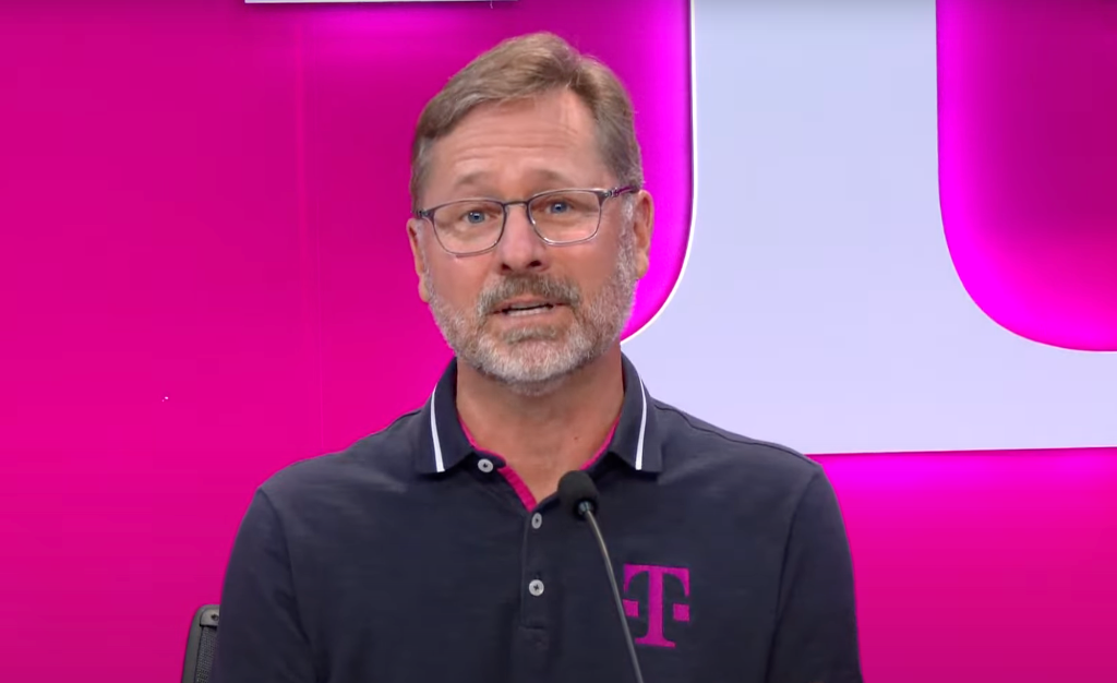 T-Mobile Up 454,000 Fixed Wireless Subs
