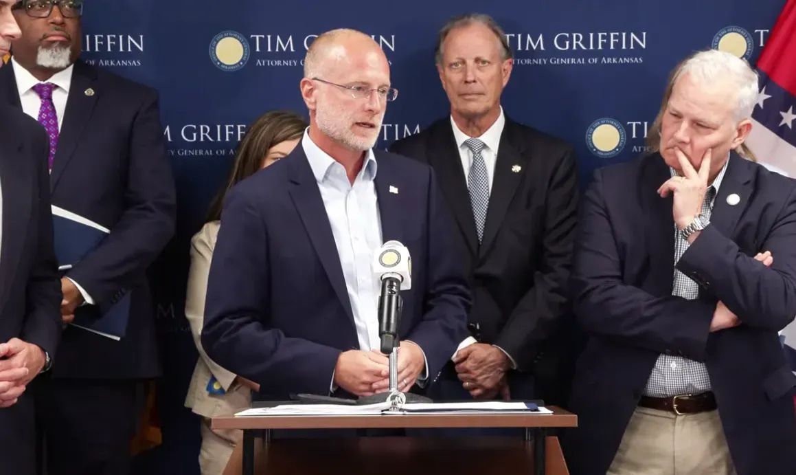 FCC's Carr Racing to Jam Cell Phone Crime in American Prisons