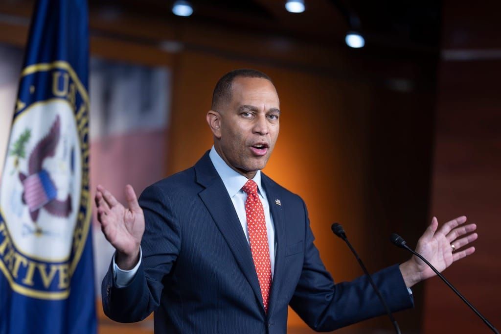 Democrats Demand Carr’s Resignation Over Kimmel