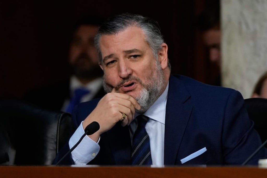 Senate Passes Defense Bill Without Changes to Spectrum Language