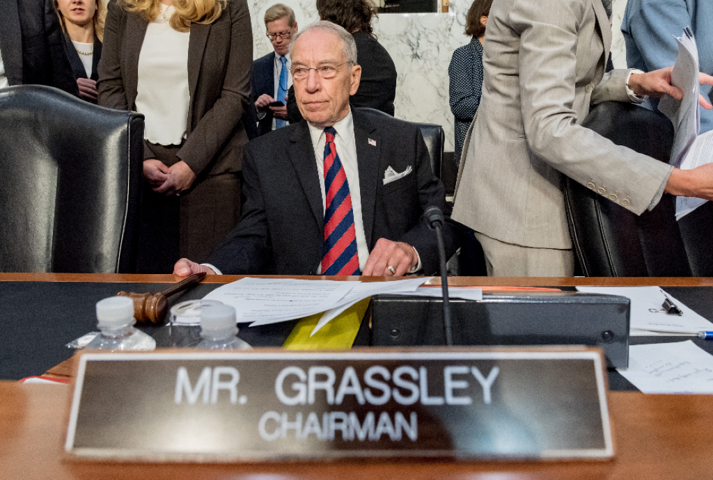 Senate Republicans Target Big Three Carriers After FBI Obtains Lawmakers’ Phone Data