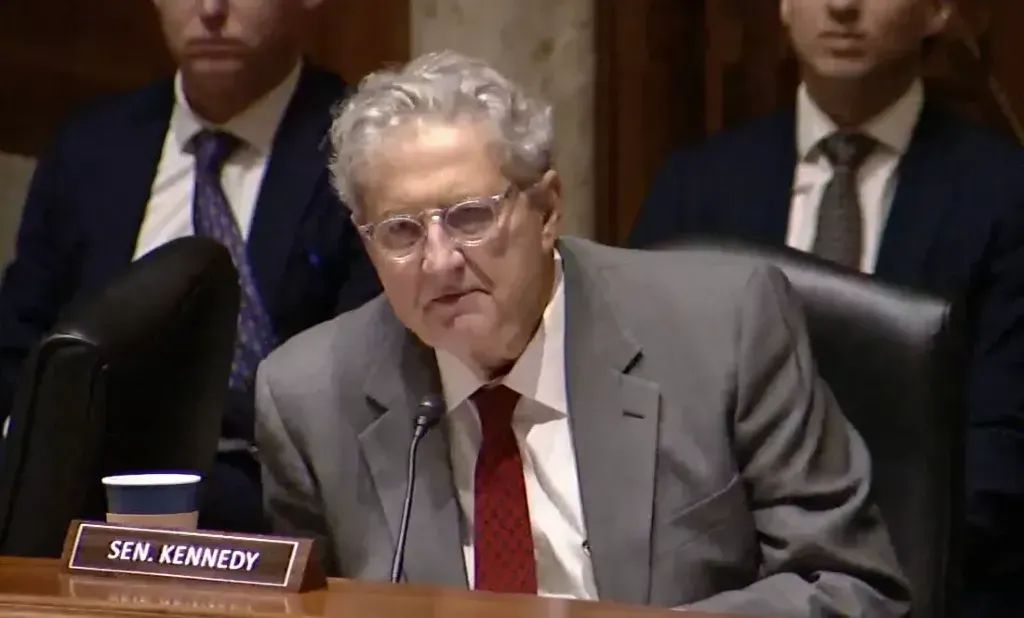 Sen. Kennedy to Lutnick: 'Why Don't You Just Use ... Starlink?'