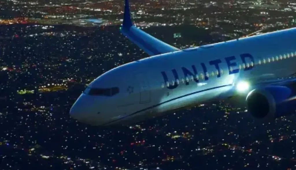 United's Super Bowl Ad Has One Hero ... Starlink
