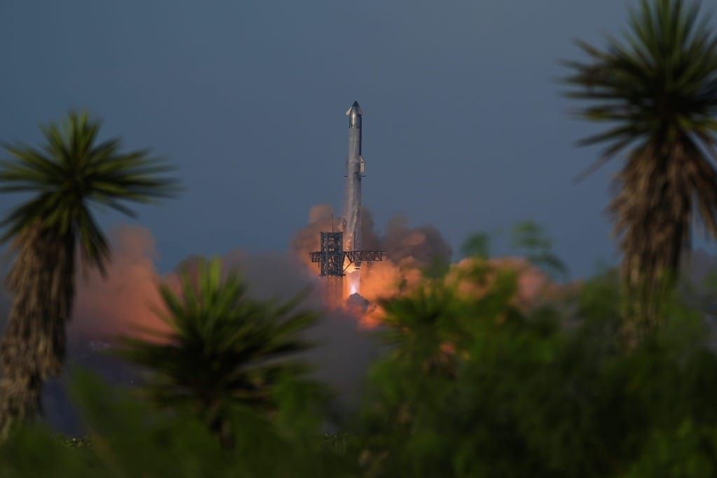 SpaceX Still at Odds on Sharing Rules with SES, Viasat