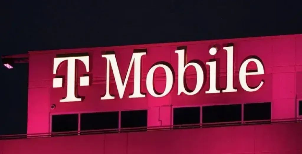 T-Mobile Teams with Starlink on SuperBroadband, an Enterprise Offer with a $250 Monthly Price Tag