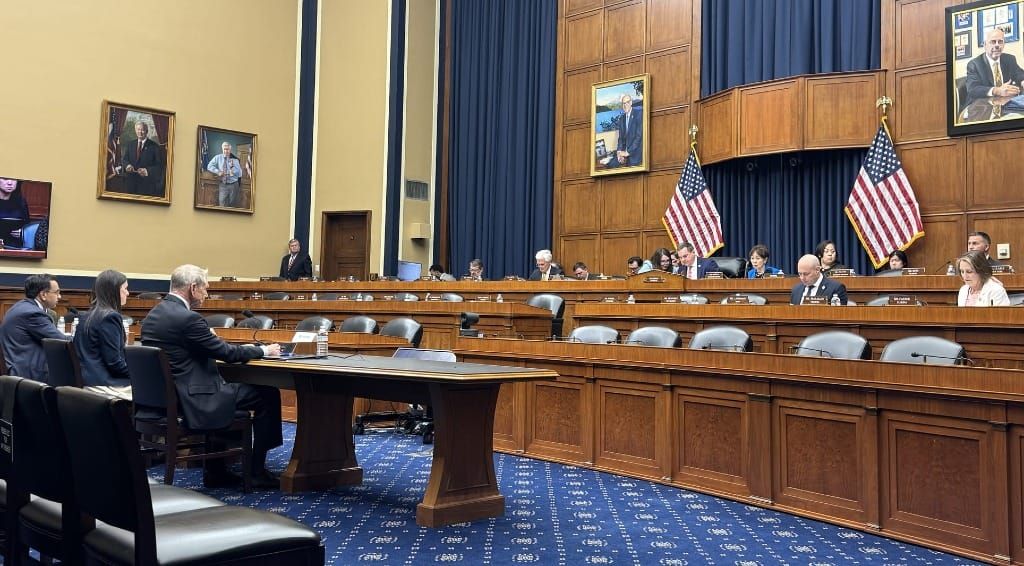 Lawmakers Weigh Satellite Licensing Overhaul Amid Growing Demand