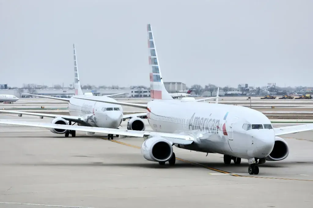 American Airlines, Joining Rivals United and Southwest, Agrees to Install Starlink in 2027