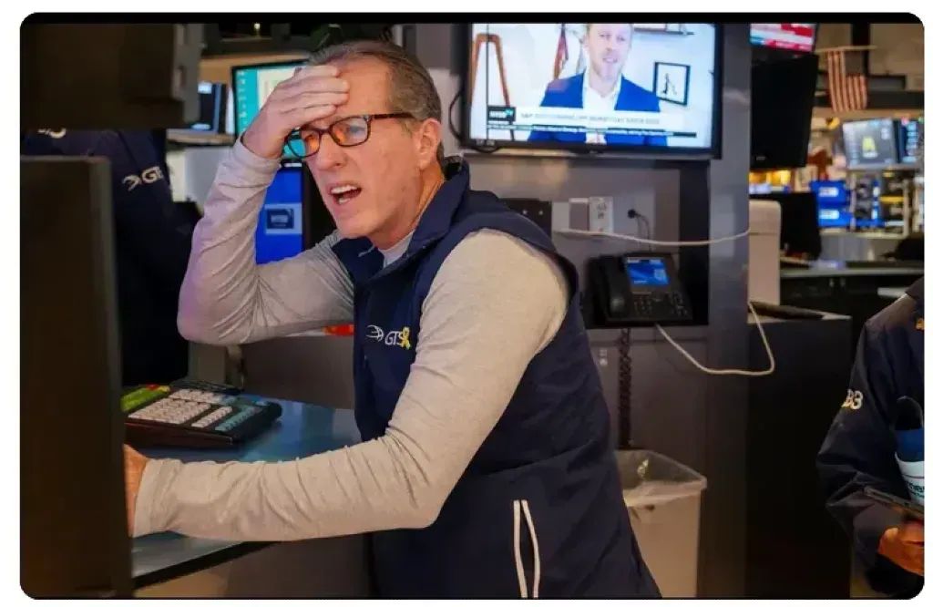 Wall Street Keeps Selling Cable Stocks While the S&P 500 Hits All-Time Highs