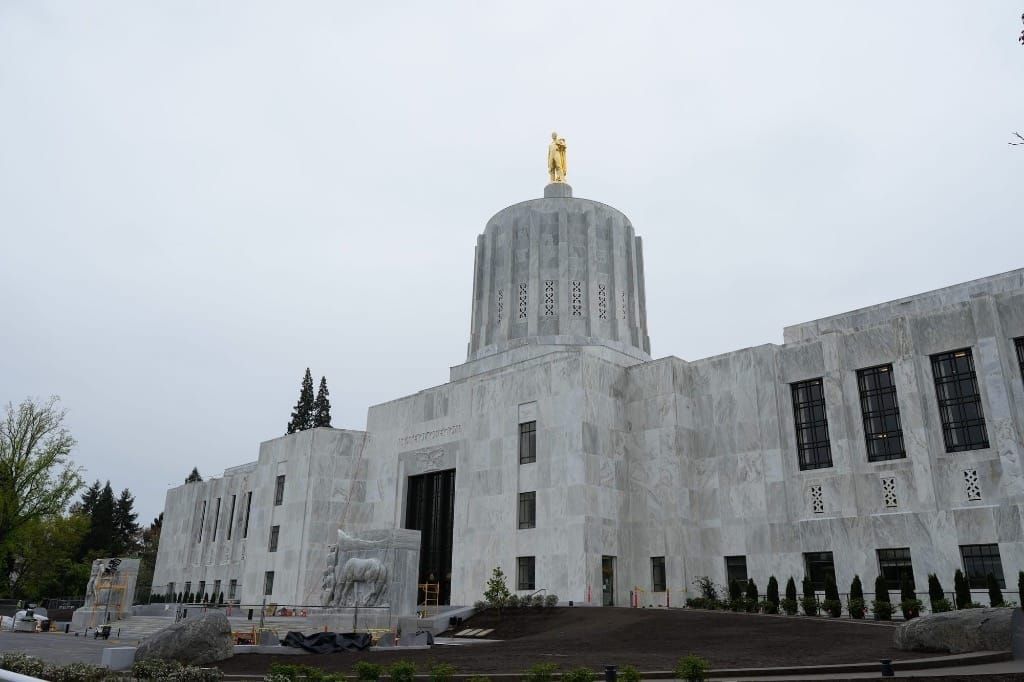 Oregon Moves Forward on BEAD Contracts, But Astound Backs Out