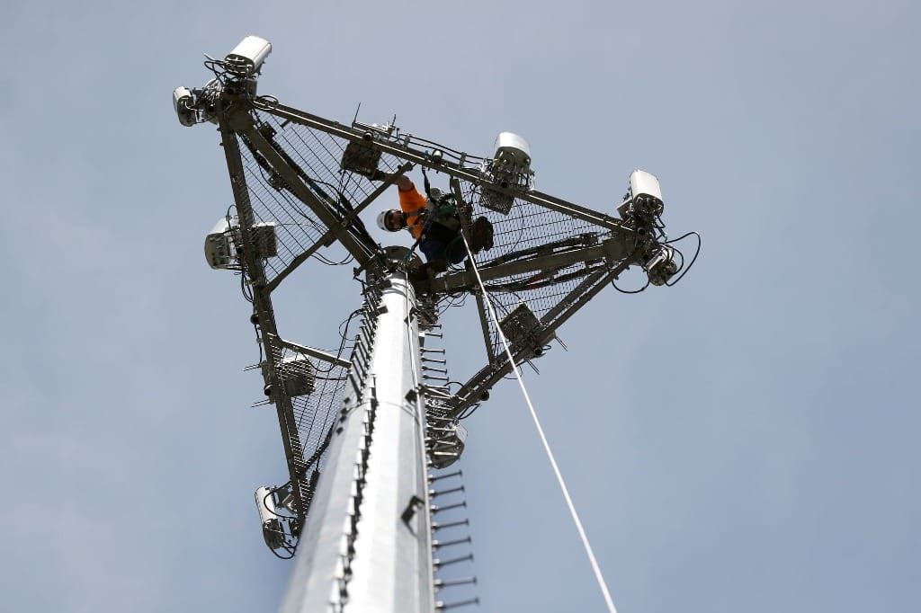 Towers, Moffett Bearish on Direct-to-Device Mobile Competition