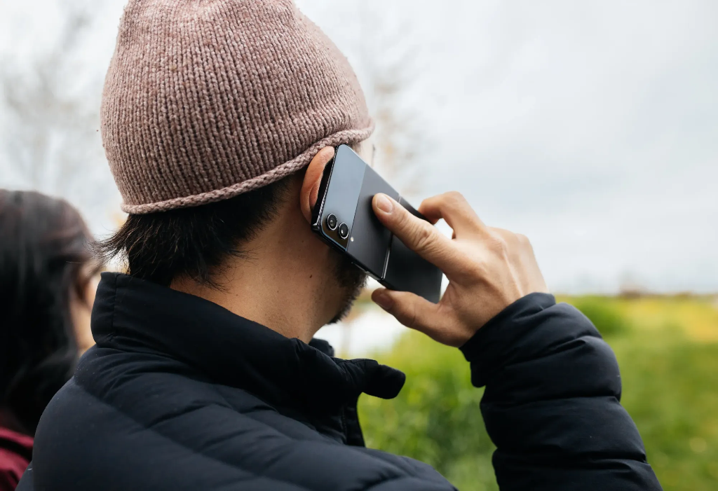 FCC Holds Lifeline Mobile and Broadband Standards Flat for Another Year