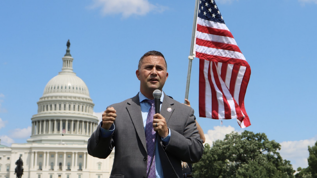 House Bill Seeks to Avoid Another ‘Rip-and-Replace’ with Foreign Fiber Ban