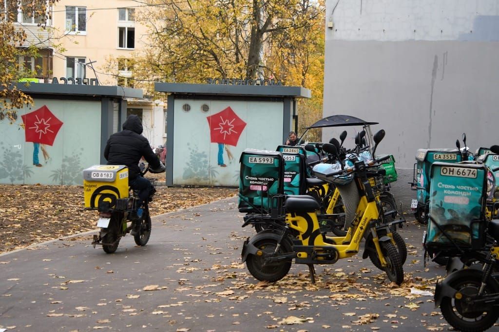 Ukraine's Strikes on Russian Data Centers Disrupt Key Services and Derail AI Research