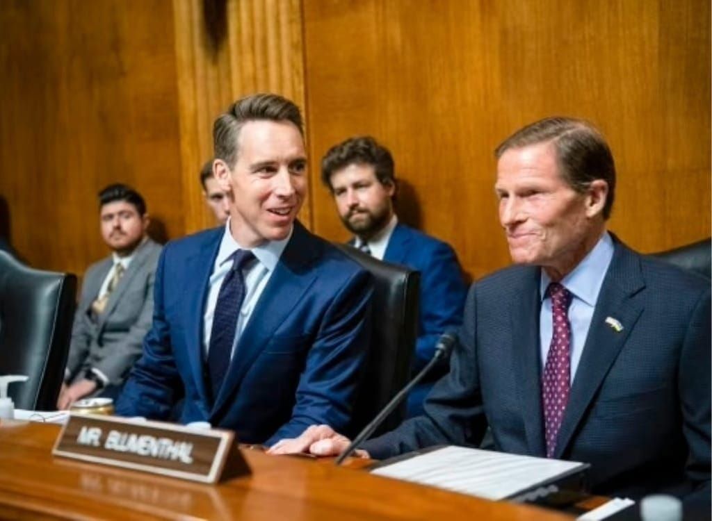 Hawley, Blumenthal Press Google on AI Risks in Schools