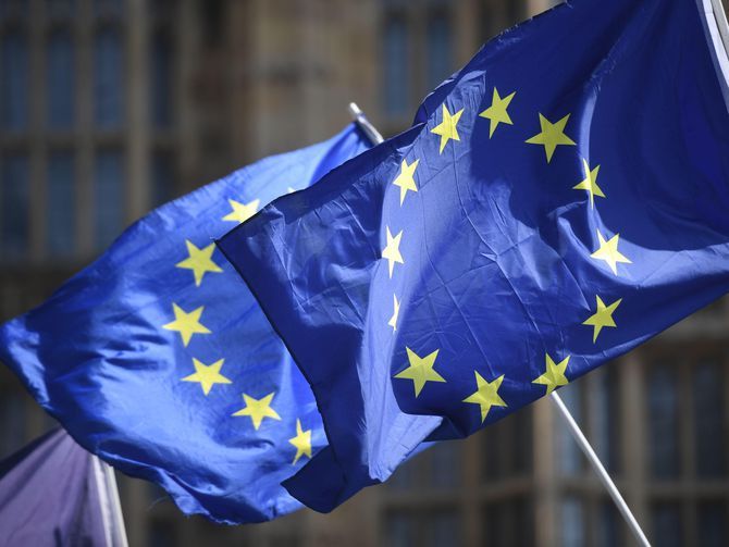 Are Facebook and Amazon Really Compliant with the Global Data Protection Regulation?