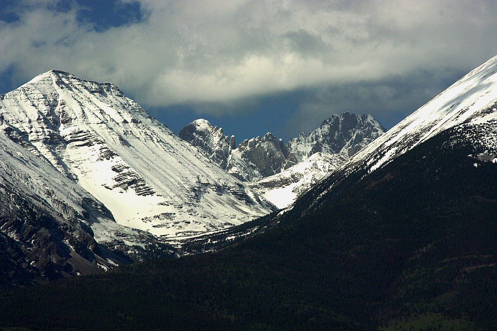 A Research Brief on Household Access to Broadband from the Strategic Networks Group