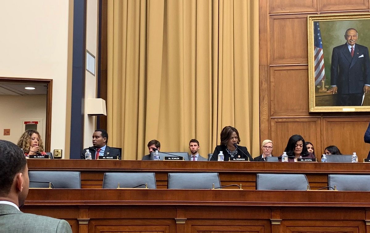 Among Their Many Ills, Critics Say Google and Facebook Make It Difficult for Digital Media to Survive