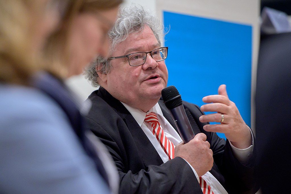 Petition to Extend E-Rate, China’s Influence on European 5G, Federal Workforce Needs Talent