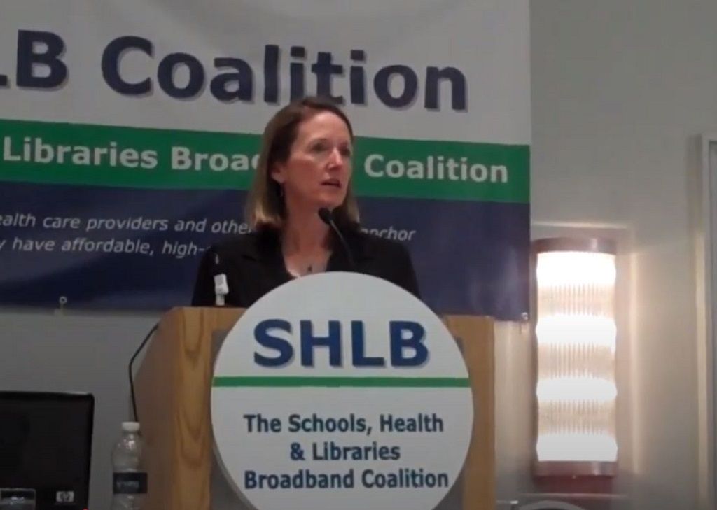 Advocates Call for Universal Service Fund to Include Broadband Revenues