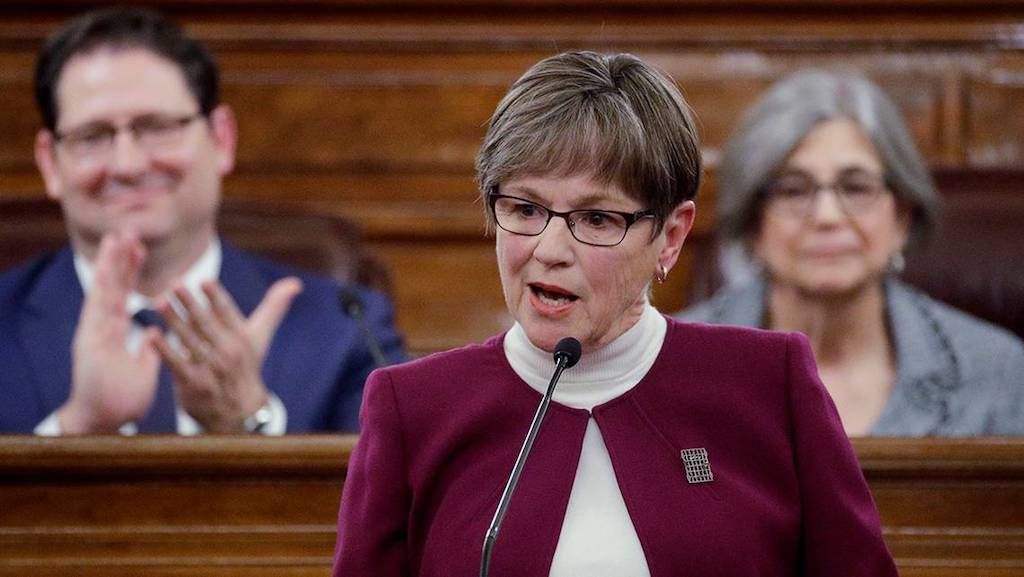 Settlement Over Failed 911 Calls, Former FCC Chairs Criticize FAA, Kansas Sets 2030 Broadband Goal